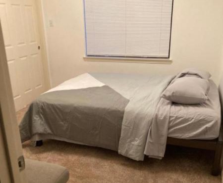 Private Room Near Downtown, Great Value