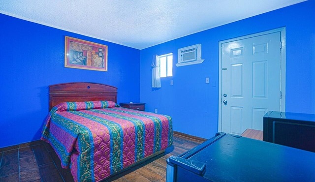 Queen Bed | Non smoking