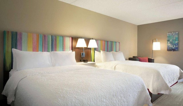 Queen Stay for Family or Group with Pets | Free Parking | Pets Allowed