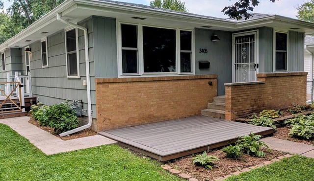 Quiet 3BR/2FB Mid-Modern Home, Park Access, Pet Friendly, 15 Min from Downtown