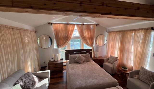 Relaxing Pond view cabin!