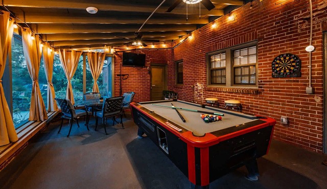 Renovated 2BR w/Porch & Pool Table San Marco