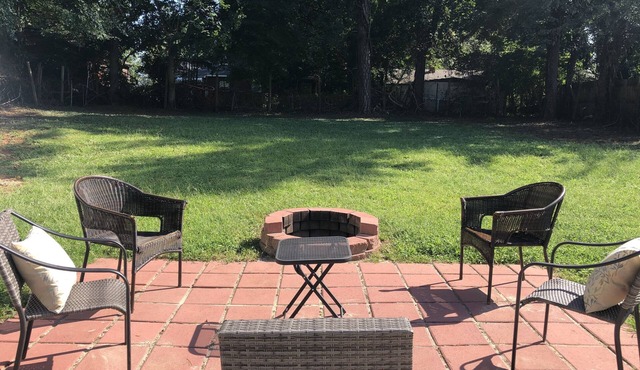 Renovated Oasis: Pet-Friendly Yard, Near NoDa & Plaza Midwood, Tesla Charging