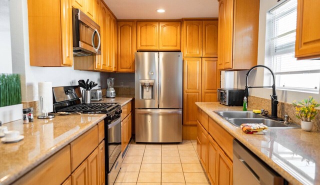 RENOVATED/REMODELED 3BR HOUSE in TORRANCE with FENCED YARD p11
