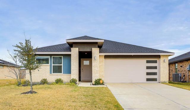 Resort Perks & Private Yard: Brookshire Retreat