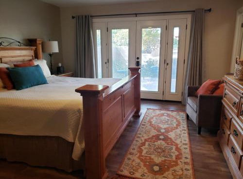 Robin's Red Rock Getaway Suite A
