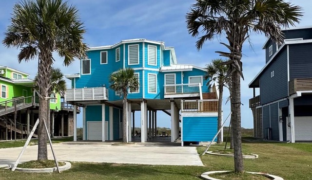 Salty Fins - Beachfront - Large Group Welcome