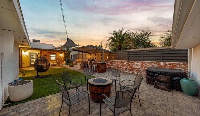 Sam Hughes/1 BD 1 BA/Shared Yard/Casita