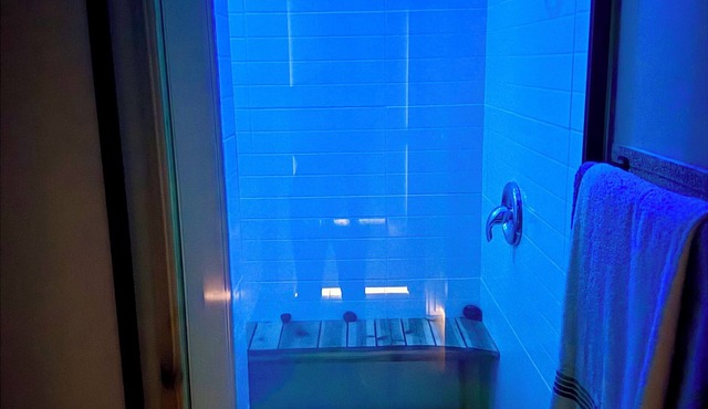 Sauna Shower Retreat Sleeps 6 3 Min to Airport WiFi + W/D Hsarlingen