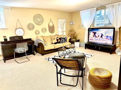 Scorpio House Langley - Semi-basement Suite