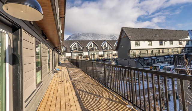Skyline 207 - Mountain View Townhouse-AC - Heated Pool - Hot Tub