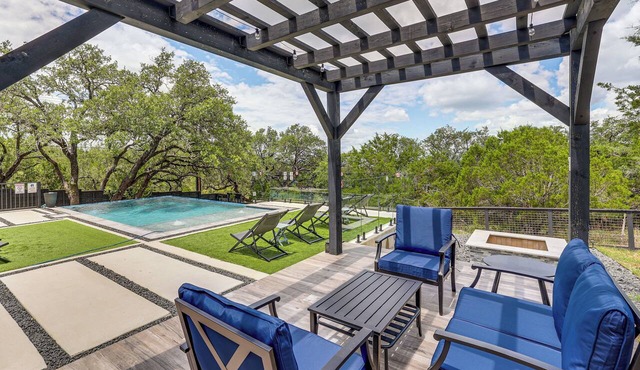 Sleek Home w/Pool Overlooking Canyon Lake!