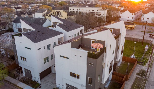 Sleeps 40! 4 Luxe Homes! Pet-Friendly Rice Military