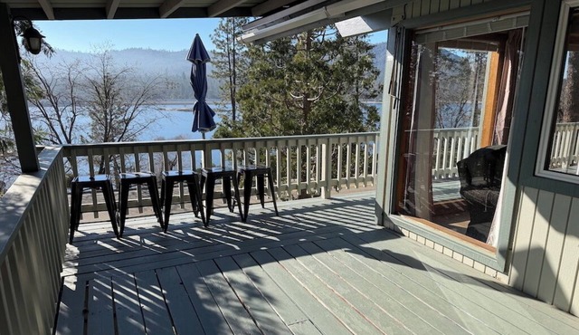 Spacious 2 Level Lakefront Retreat + Private Boat Slip/launch + Epic Views