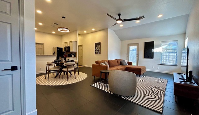 Spacious 3BR Home Sleeps 6 Quiet Stay