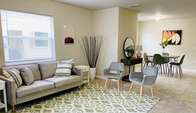 Spacious 3BR + Office Apt Near Space Center