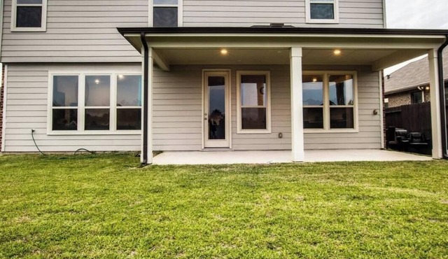 Spacious 4-bedroom house in tranquil Richmond with AC