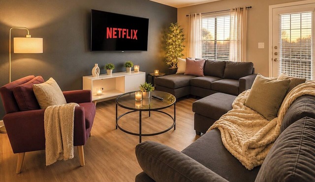 Spacious Austin 3BR Home · Workspace · Sleeps 10 · 10min to UT