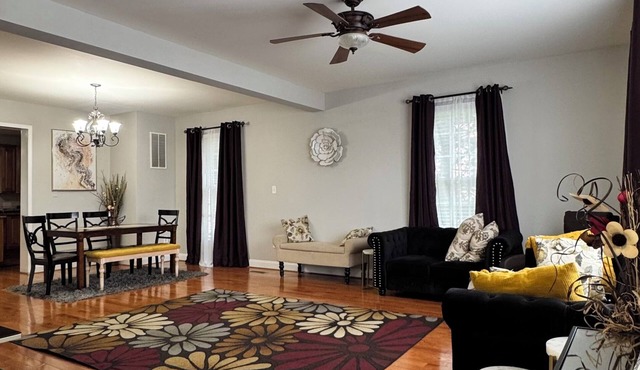 Spacious Baltimore Charm- Perfect for Families and Large Groups