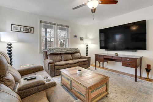 Spacious Chicago Group Home! Walk to Train & Eats