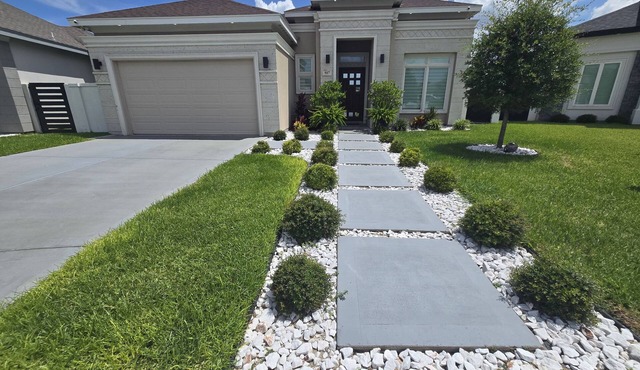 Spacious, Comfortable Texas Stay for Extended Business & Family Visits.