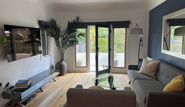 Spacious & quiet 1-bedroom in gated Spanish colonial duplex in vibrant WeHo