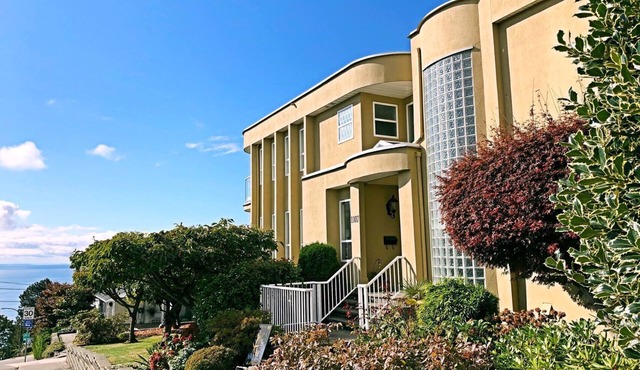 Star of the sea Guest house, Family suites with private entrance and parking!