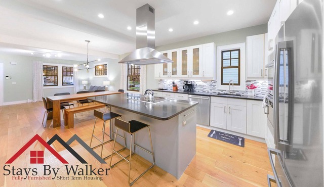 StaysByWalker 5BR Dilworth Home! Backyard!