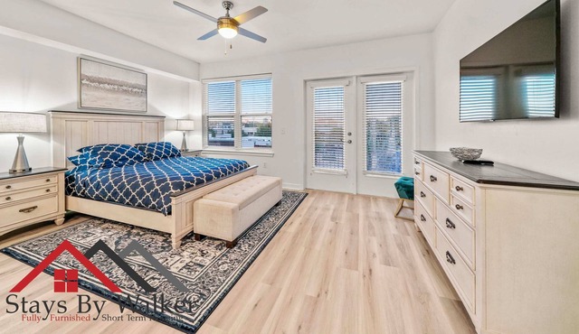 StaysByWalker Midtown Studio - Prime Location!