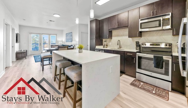 StaysByWalker Midtown 2BR King Bed-Prime Location!