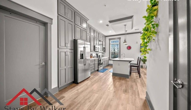 StaysByWalker SouthPark 2BR KingBed! Gym/Pool/Spa