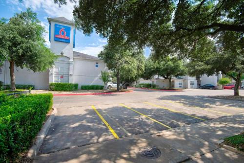 Studio 6 Extended Stay - Austin, TX - Midtown