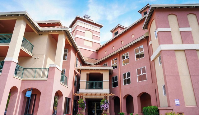Studio on Golf Course - 101B