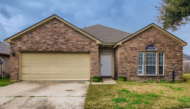Stylish 4 Bedrooms 3 Full Baths