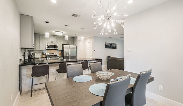 Stylish and cozy~ springbranch.