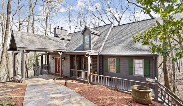 Summer specials - Five Bears in Big Canoe offers 6 beds, 3.5 baths, 8 guests