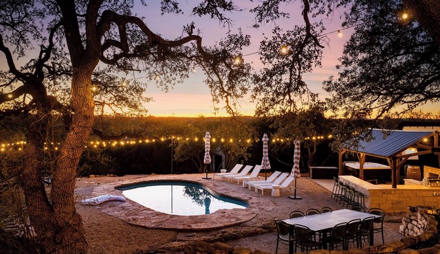 Sunset Canyon Retreat - Heated Pool, Hot Tub, Game Room & Sunset Views