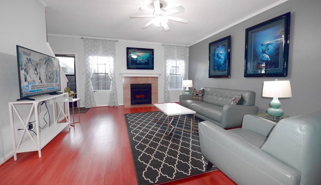 Super large & clean & cozy 2 bedroom townhome