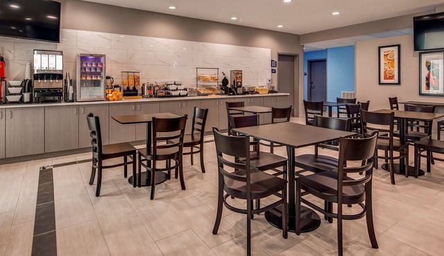 SureStay Plus Hotel by Best Western Humble