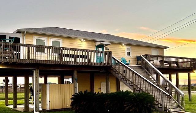 Surfside Beach Home 6 beds. Sleeps 8 to 10