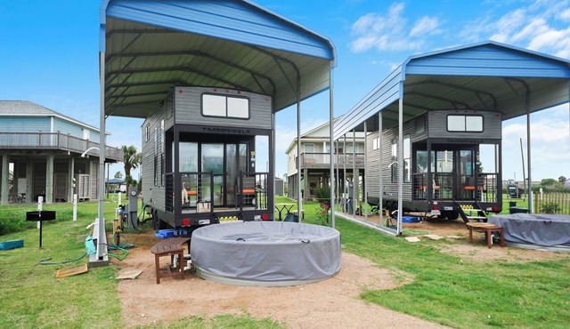 Surfside Serenade beach tinyhome - Steps to the sand!