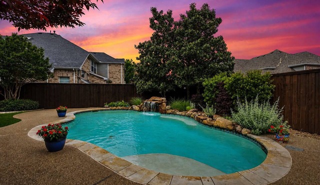 The Barrymore/Pool, Hot Tub, Pool Table and Theater