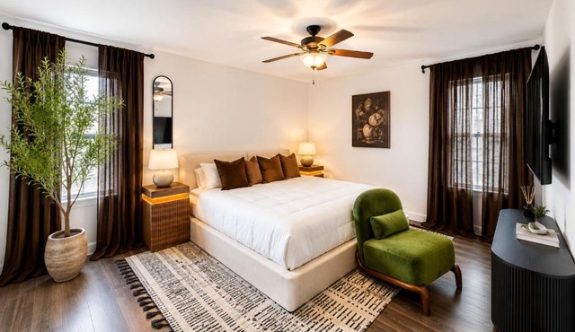 The Cocoa House Modern 3BR Near Downtown