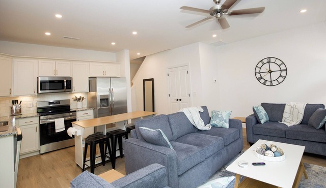 The Downtown Pines Retreat - 3BR Southern Pines Townhome