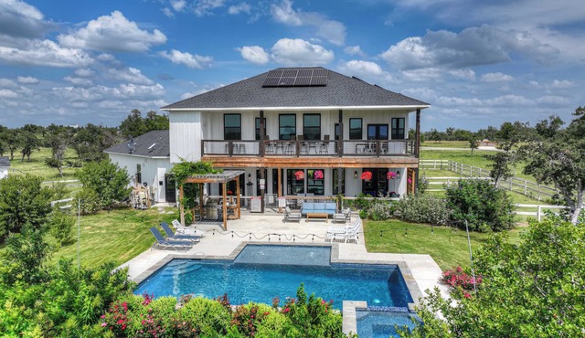 The Heavy Pour w/Pool & Hot-tub