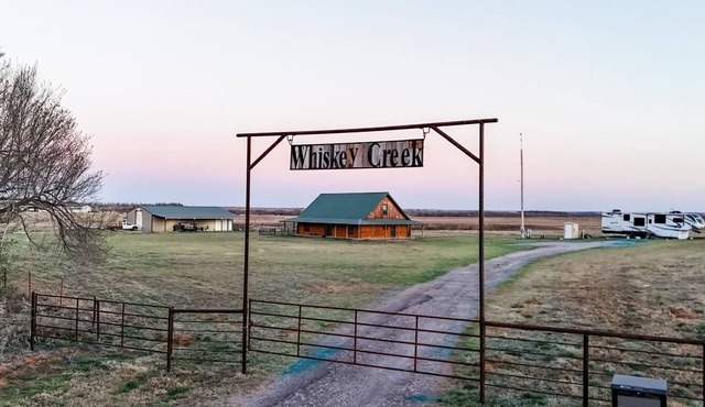 The Lodge at Fort Cobb Lake located on 10 private acres. 2 miles from the lake