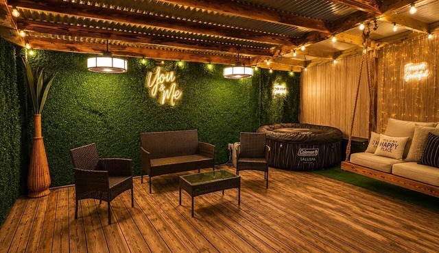 The Luxe Terrace w/Jacuzzi