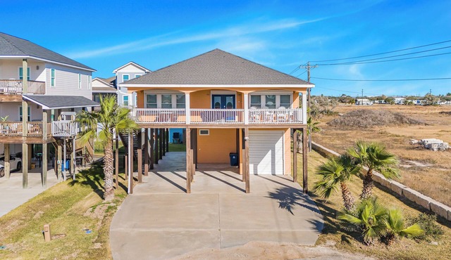 The Salty Marlin in Larry's Harbor POC 4 Bedrooms w/4 Full Bathrooms