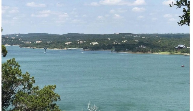 The Sunset Deck - Lake Travis Beach House· Pool · Golf · Sleeps 12