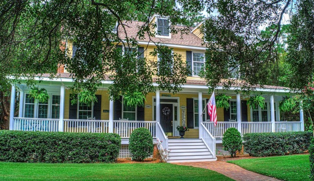 Two-Bedroom Cottage Located within the Historic Wachesaw Plantation